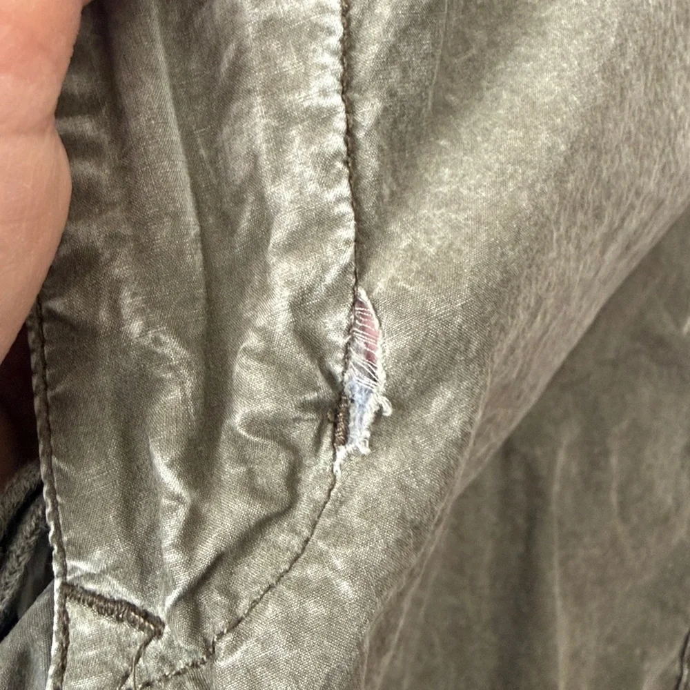 R13 Wide Leg Cargo Pants in GD Olive 28- Small Hole - Picture 16 of 16